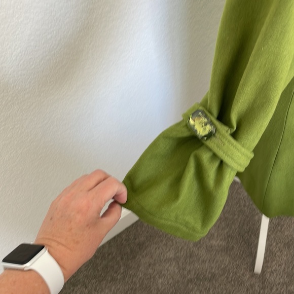 Wet Seal - Picture 4 of 10